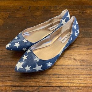 Steve Madden Star Print Pointed Toe Flats